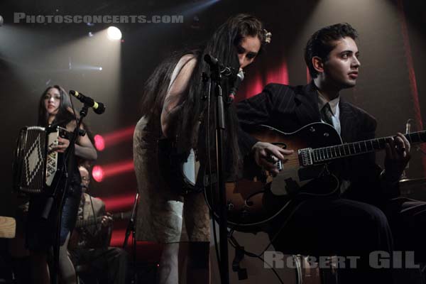 KITTY, DAISY AND LEWIS - 2011-10-12 - PARIS - La Maroquinerie